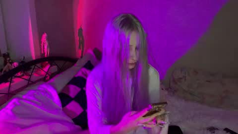 Elain online show from 09-11-25, 10:10