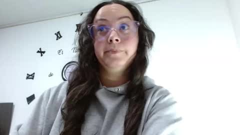 Snapshot of elamurray02 chatting on 02-04-26, 01:39 elammurray online show from 02-04-26, 01:39