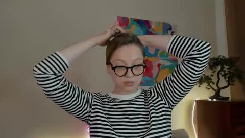 Snapshot of elani_lune chatting on 05-03-26, 12:11 Elani online show from 05-03-26, 12:11