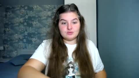 Elanis online show from 10-26-25, 12:11