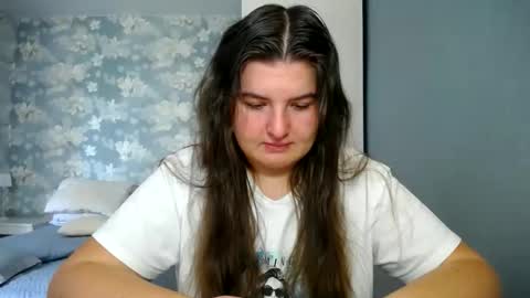 Elanis online show from 03-10-26, 09:36