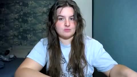 Snapshot of elanis_blair chatting on 05-16-26, 12:07 Elanis online show from 05-16-26, 12:07