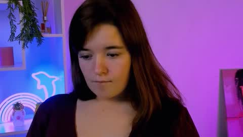 Elara online show from 10-19-25, 01:56