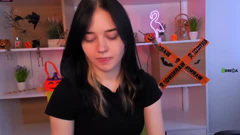 Elara online show from 10-30-25, 09:22