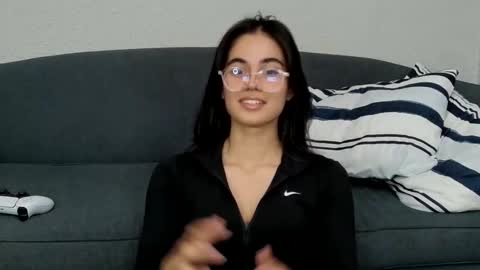 Snapshot of elarahayes chatting on 04-13-26, 04:23 Elara Hayes online show from 04-13-26, 04:23