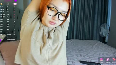 Snapshot of elarahaze chatting on 09-20-25, 06:36 Elara online show from 09-20-25, 06:36