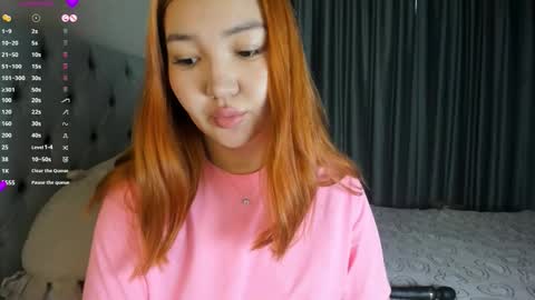 Snapshot of elarahaze chatting on 09-25-25, 06:17 Elara online show from 09-25-25, 06:17