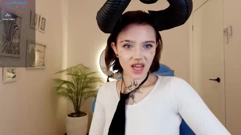 Snapshot of elastikiss chatting on 10-28-25, 02:26 elastikiss online show from 10-28-25, 02:26