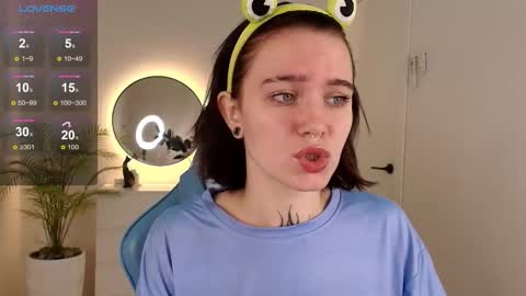 Snapshot of elastikiss chatting on 11-09-25, 02:10 elastikiss online show from 11-09-25, 02:10