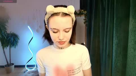 Snapshot of elastikiss chatting on 12-15-25, 02:27 elastikiss online show from 12-15-25, 02:27