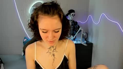 Snapshot of elastikiss chatting on 03-16-26, 05:44 elastikiss online show from 03-16-26, 05:44