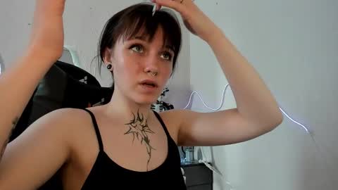 Snapshot of elastikiss chatting on 03-24-26, 10:31 elastikiss online show from 03-24-26, 10:31