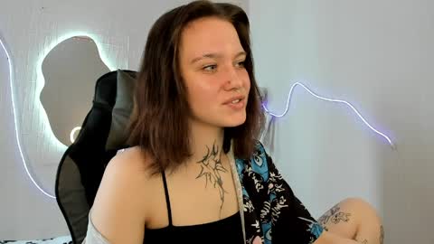 Snapshot of elastikiss chatting on 04-09-26, 08:20 elastikiss online show from 04-09-26, 08:20