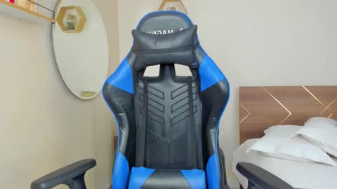 Ela online show from 10-28-25, 09:28