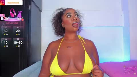 Snapshot of elawalker1 chatting on 05-17-26, 06:44 Ela online show from 05-17-26, 06:44