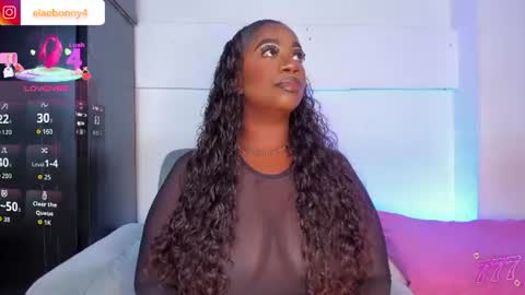 Snapshot of elawalker1 chatting on 07-19-26, 04:16 Ela online show from 07-19-26, 04:16