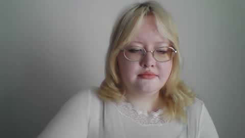 Snapshot of elayne_sweet chatting on 03-02-26, 08:10 elayne_sweet online show from 03-02-26, 08:10