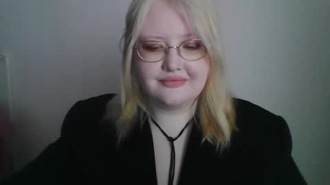 Snapshot of elayne_sweet chatting on 03-14-26, 08:09 elayne_sweet online show from 03-14-26, 08:09
