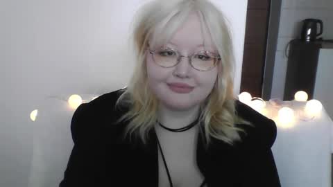 Snapshot of elayne_sweet chatting on 03-21-26, 08:19 elayne_sweet online show from 03-21-26, 08:19