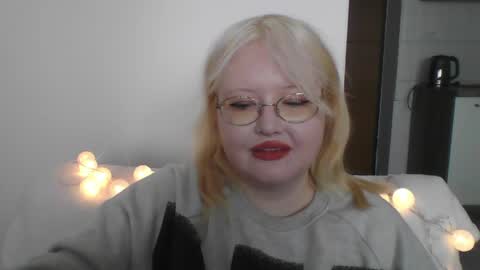 Snapshot of elayne_sweet chatting on 03-22-26, 08:07 elayne_sweet online show from 03-22-26, 08:07
