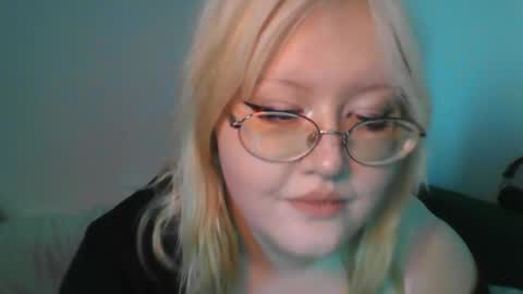 Snapshot of elayne_sweet chatting on 04-01-26, 01:41 elayne_sweet online show from 04-01-26, 01:41