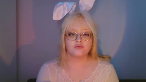 Snapshot of elayne_sweet chatting on 04-05-26, 08:00 elayne_sweet online show from 04-05-26, 08:00