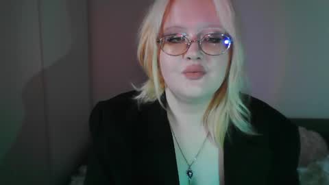 Snapshot of elayne_sweet chatting on 04-14-26, 08:09 elayne_sweet online show from 04-14-26, 08:09
