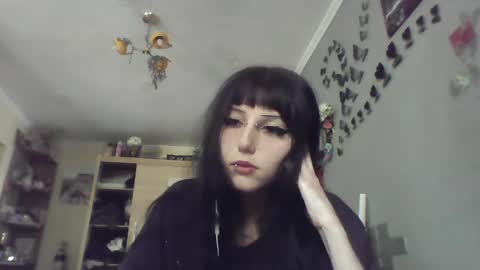Snapshot of elaynetanton chatting on 04-30-26, 12:11 Lia online show from 04-30-26, 12:11
