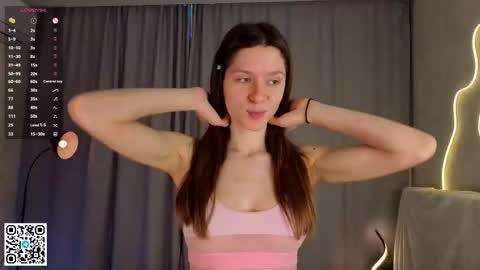 Mia online show from 09-10-25, 04:12