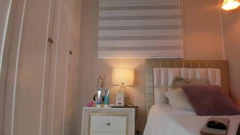 ELECTRA online show from 04-15-26, 09:26