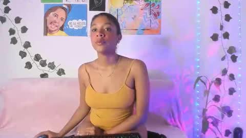 Snapshot of electraajoness chatting on 05-05-26, 02:47 electra jones online show from 05-05-26, 02:47