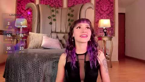 Snapshot of electraraptiss chatting on 02-13-26, 08:27 - online show from 02-13-26, 08:27