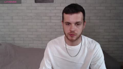 Snapshot of electric_smile chatting on 07-26-26, 01:29 Alex online show from 07-26-26, 01:29