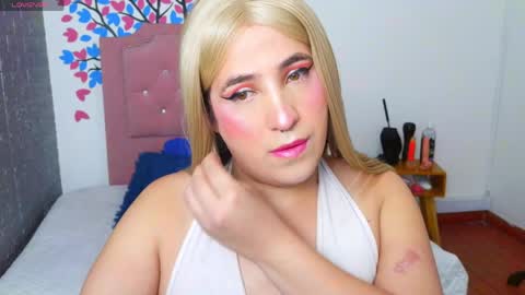Snapshot of elektra_doll chatting on 06-06-26, 11:04 elektra_doll online show from 06-06-26, 11:04