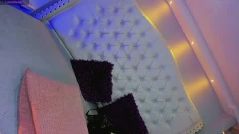 Snapshot of elektraa_foxx_ chatting on 05-12-26, 11:07 Elecktra online show from 05-12-26, 11:07