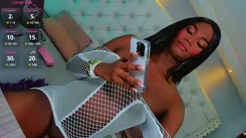 Snapshot of elektraa_foxx_ chatting on 05-26-26, 10:55 Elecktra online show from 05-26-26, 10:55