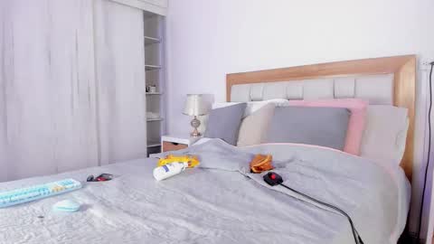 Elena online show from 11-15-25, 07:21