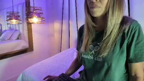 Snapshot of elena_mature chatting on 06-14-26, 06:54 Elena online show from 06-14-26, 06:54