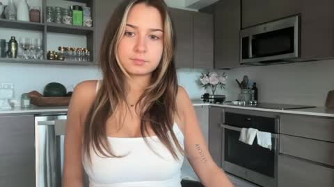 Snapshot of elenahere4u chatting on 05-28-26, 03:31 Elena online show from 05-28-26, 03:31