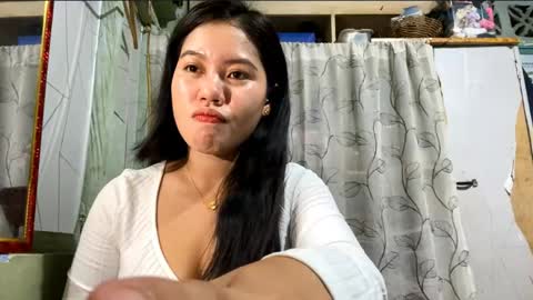 Amelia online show from 05-13-26, 10:01
