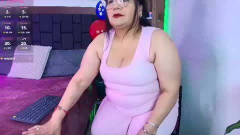 elenna_boobs_ online show from 07-15-26, 08:47