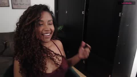 Snapshot of elenna_snow chatting on 07-25-26, 04:43 Elenna online show from 07-25-26, 04:43