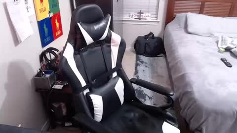 Walker online show from 10-13-25, 04:34