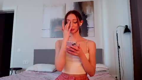 Snapshot of elfiecollins chatting on 07-14-26, 10:21 Elfie online show from 07-14-26, 10:21