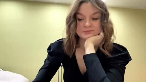 Mila online show from 02-27-26, 05:24