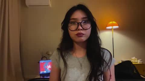 Snapshot of elfredaruckle chatting on 02-20-26, 05:13 Aira online show from 02-20-26, 05:13