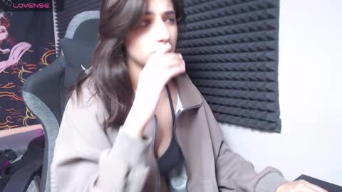 Elfy online show from 11-15-25, 07:43