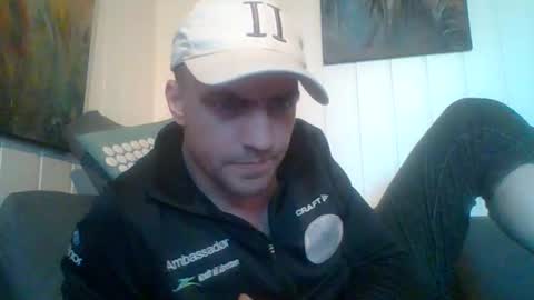 Snapshot of elhornyvikingo chatting on 02-02-25, 02:24 horny viking online show from 02-02-25, 02:24