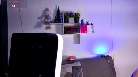 Snapshot of elian1641 chatting on 01-11-26, 03:11 elian online show from 01-11-26, 03:11
