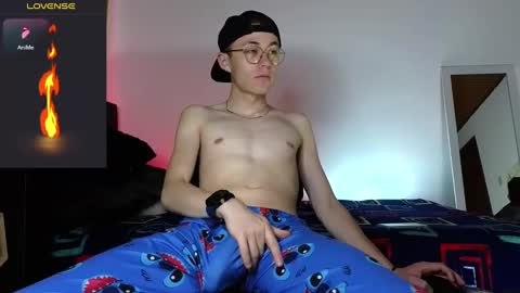 Snapshot of elian_cooper18 chatting on 12-10-24, 09:12 Elian online show from 12-10-24, 09:12